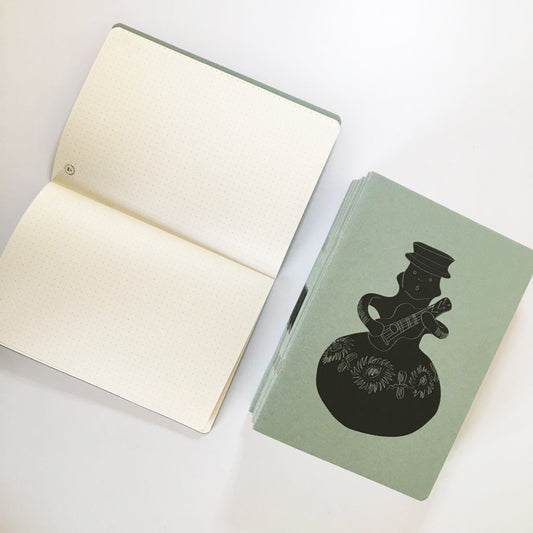 Libreta Quinchamalí con corchete
